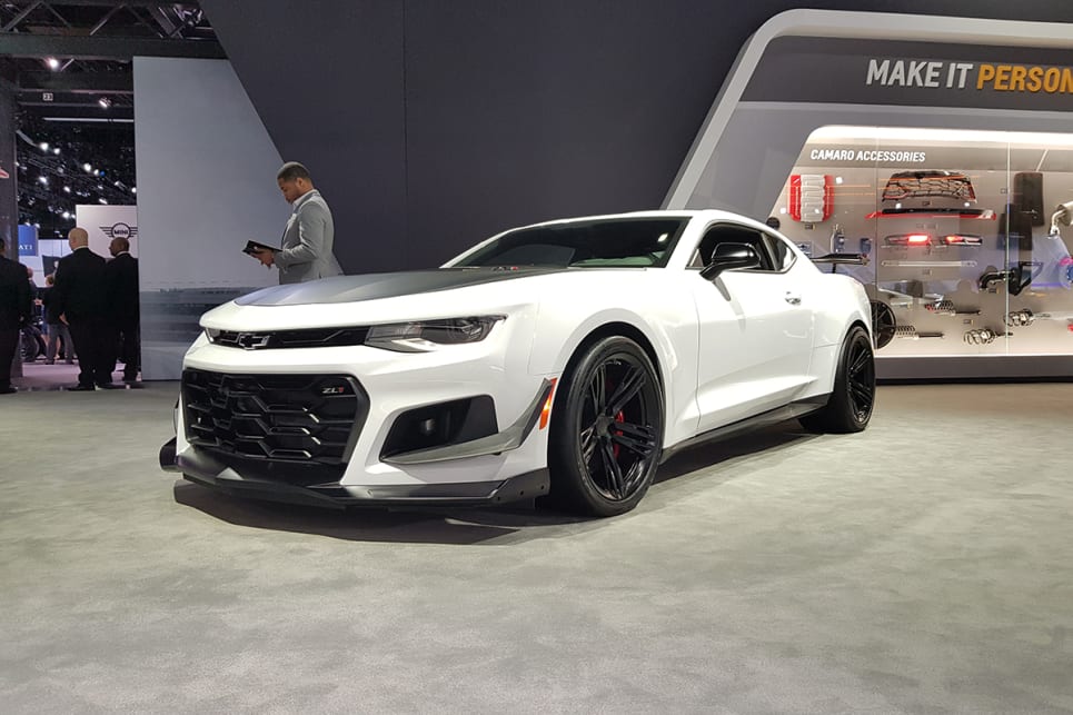 The Camaro ZL1 looks like an awesome blend of muscle car brawn with modern circuit tech.