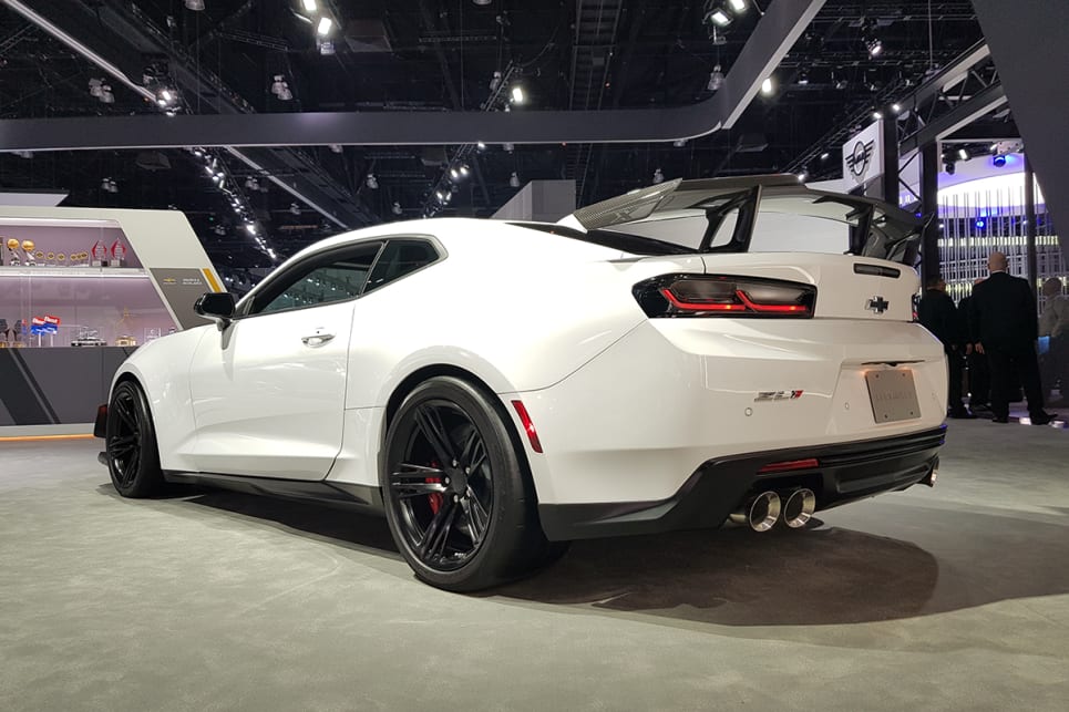 The Camaro ZL1 looks like an awesome blend of muscle car brawn with modern circuit tech.