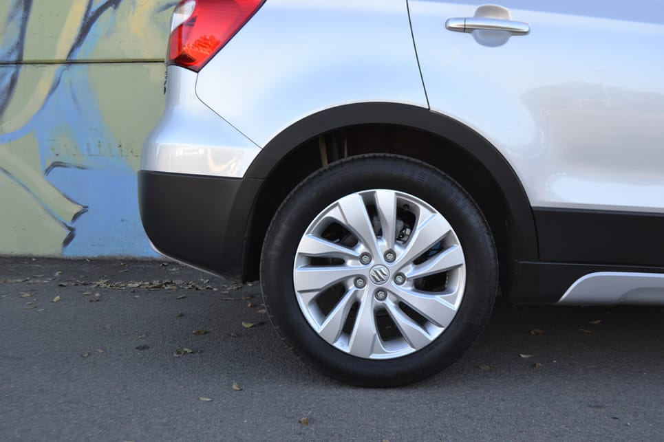 Both the Turbo and Turbo Prestige come with 17-inch alloy wheels.