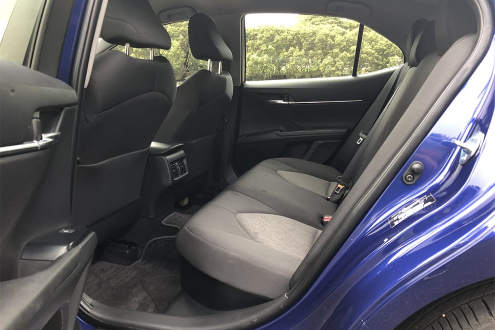 The space is most noticeable in the back seat, where there’s plenty of legroom on offer. (image credit: Andrew Chesterton)

