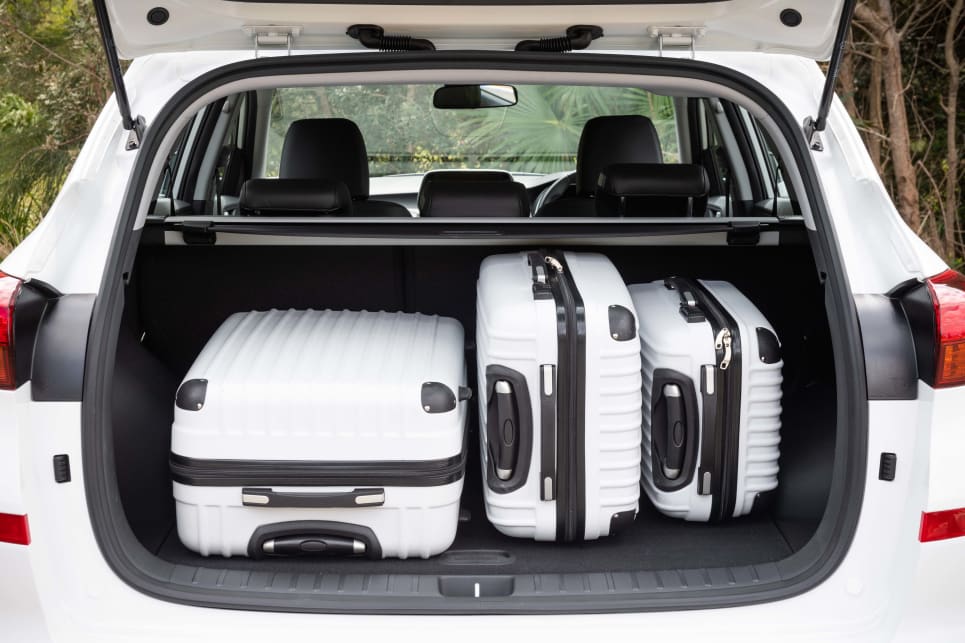 Hyundai Tucson boot space with luggage. 