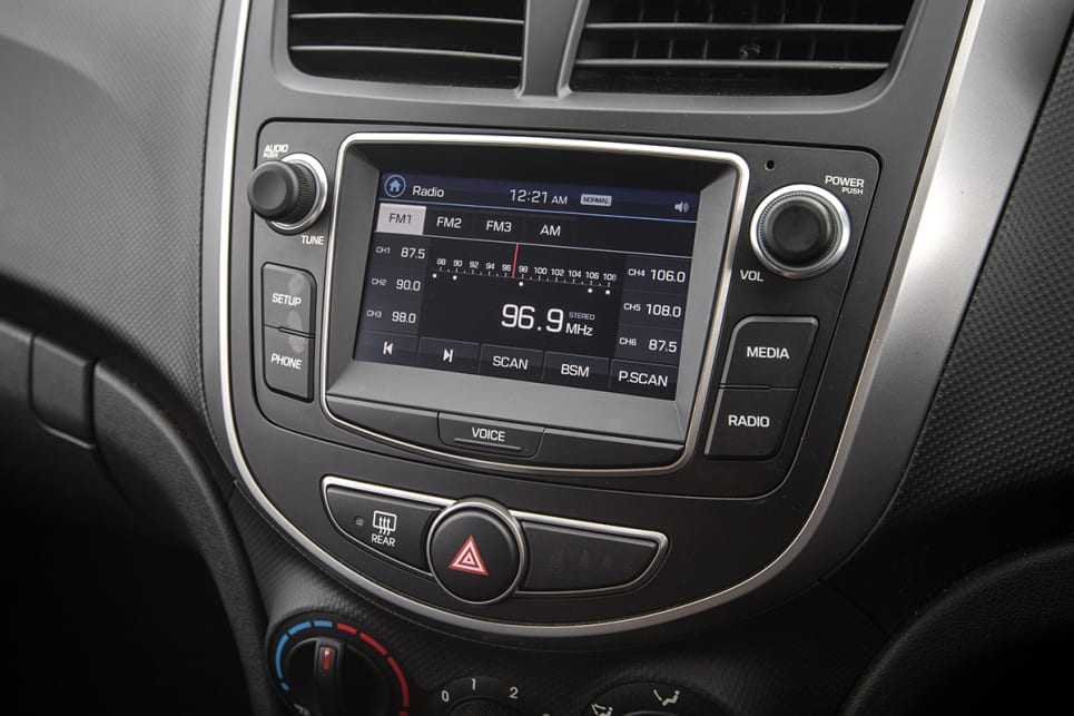 Hyundai Accent Interior Images Photos See the Inside of the