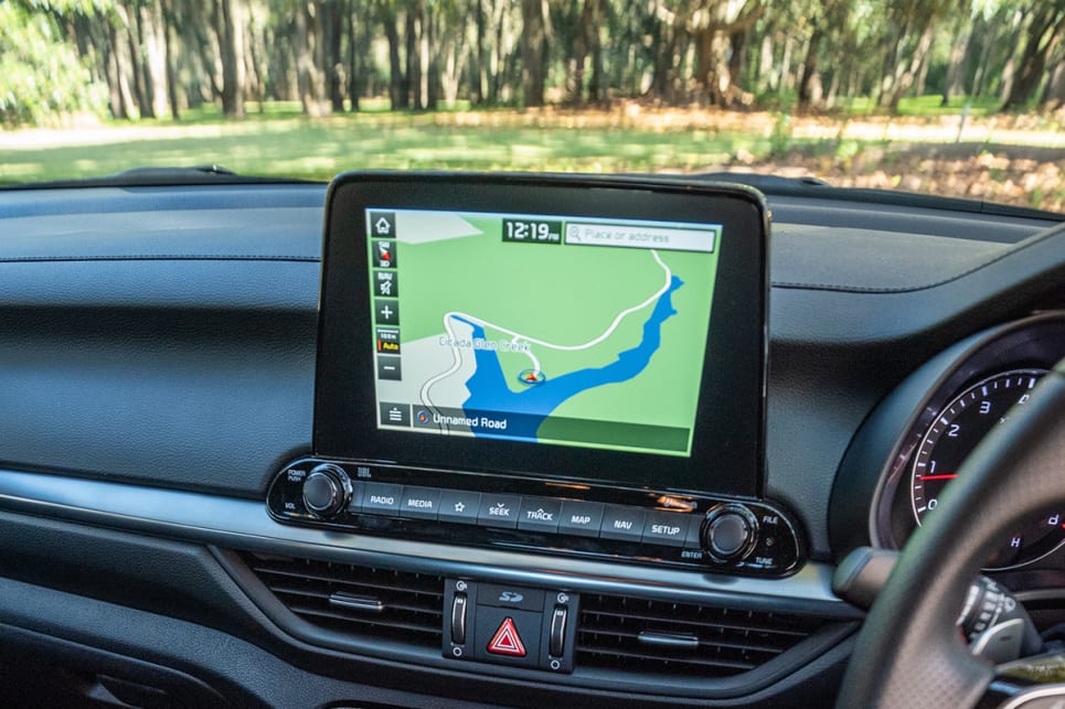 The 8.0-inch touchscreen controls the sat nav, radio, bluetooth plus Apple CarPlay and Android Auto.