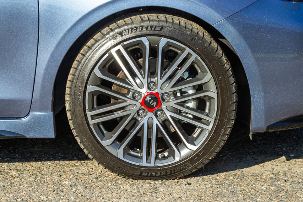 Fitted to the Cerato GT are 18-inch alloy wheels.