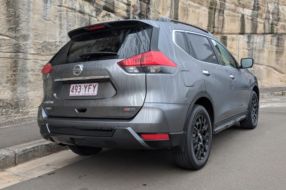 Honestly, it looks like an X-Trail ST-L with black wheels.