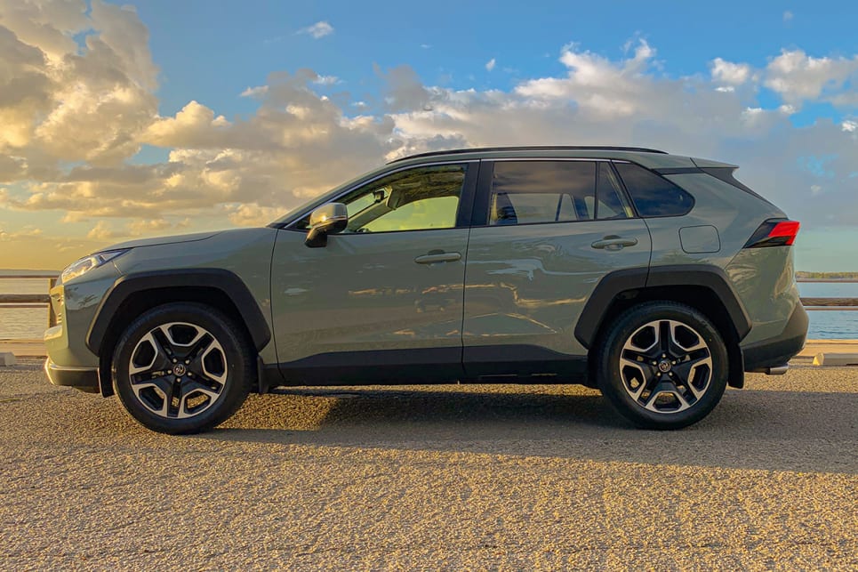 Rav4 edge hybrid hotsell