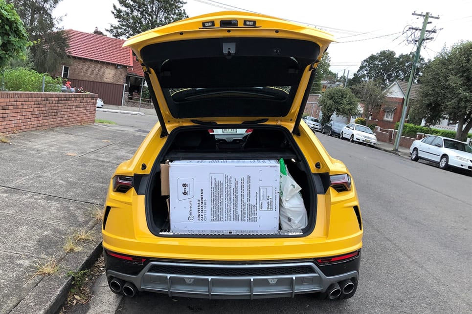 Urus 2019 review CarsGuide