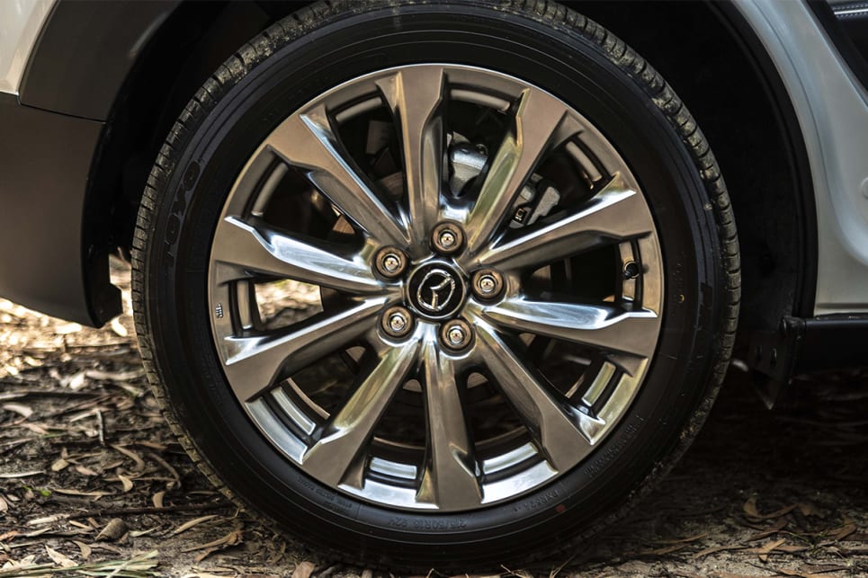  The Akari Limited Edition gains 18-inch allow wheels.