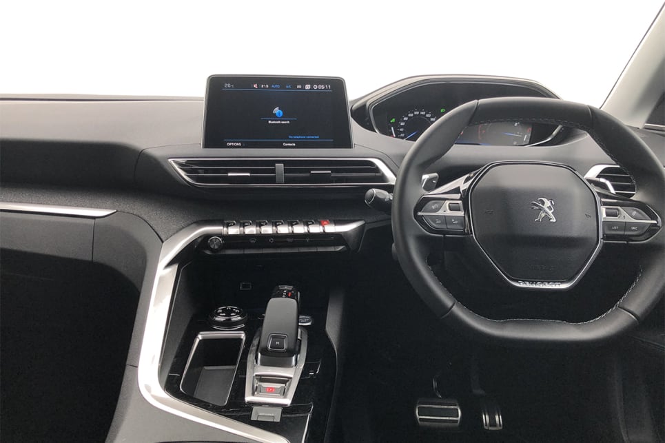 Inside the 5008 Crossway is an 8.0-inch touchscreen with Apple CarPlay and Android Auto.