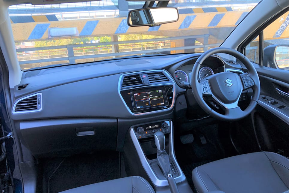 Inside features a 7.0-inch touchscreen with sat nav and Apple CarPlay.