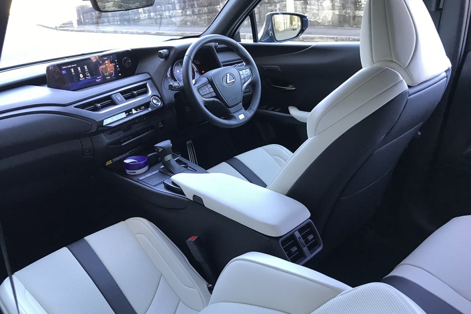 2020 Lexus UX | interior 