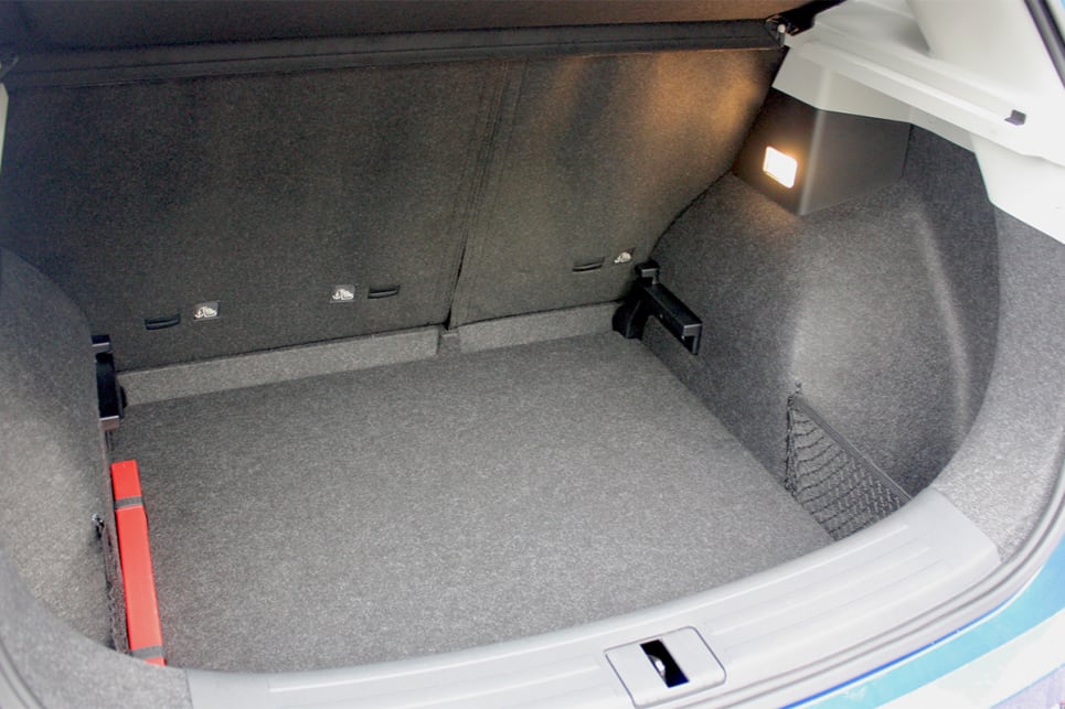 The boot space offers 359 litres of cargo capacity to the cargo cover.