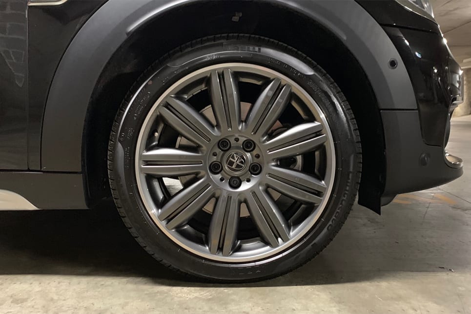 The Countryman Hybrid wears 18-inch alloy wheels.