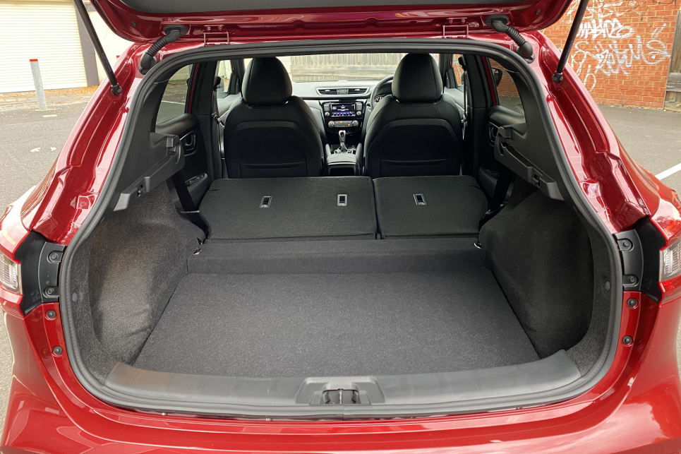 The boot increased to a massive 1598L with the 60/40 split-fold rear bench stowed.
