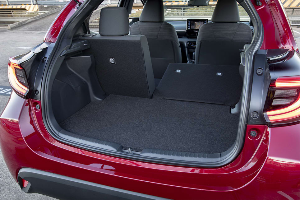 The Yaris features 60:40 folding rear seats. (SX Hybrid variant pictured)