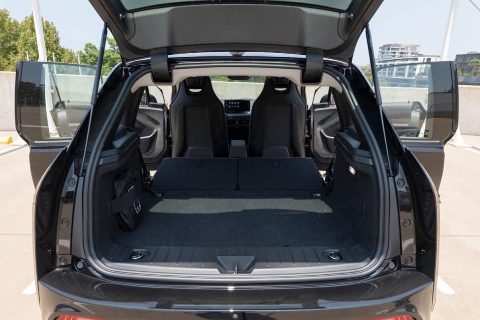 Fold the rear seat down and you have 1100 litres of space at your disposal.