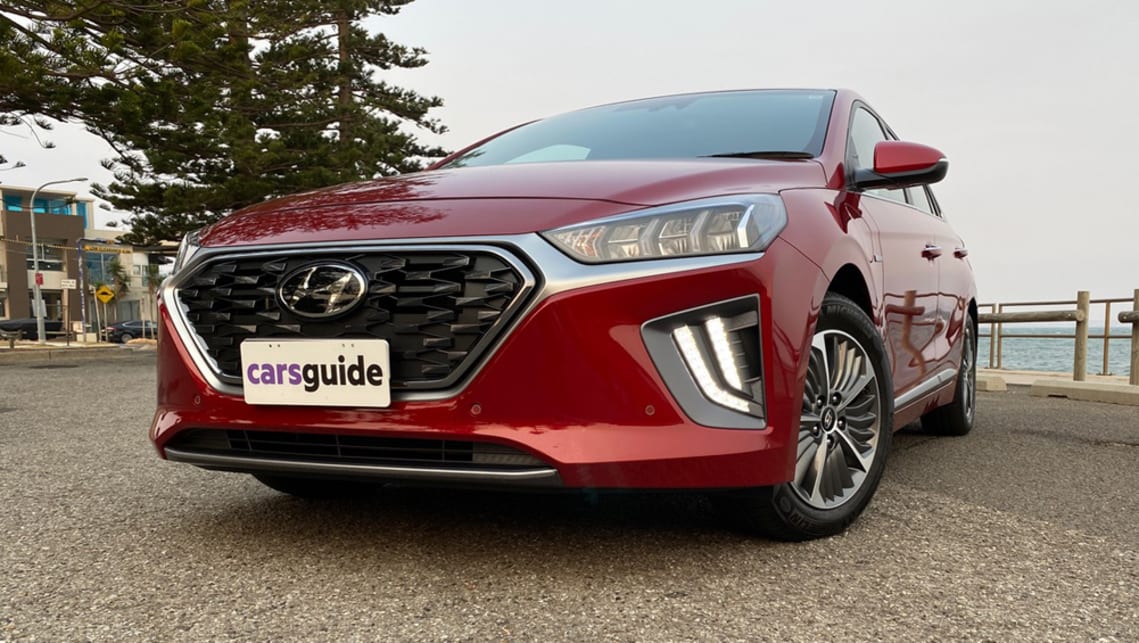 deelnemer De Kamer partij Hyundai Ioniq 2020 review: Plug-in Hybrid Premium | CarsGuide
