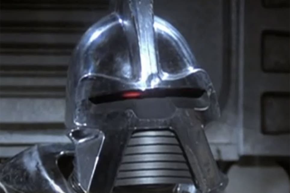 The grille looks remarkably like the helmet front of robo-soldiers called Cylons in the '80s  TV show, Battlestar Galactica.