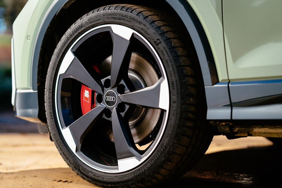 Stepping up to the SQ2 adds 19-inch alloy wheels. (SQ2 variant pictured)