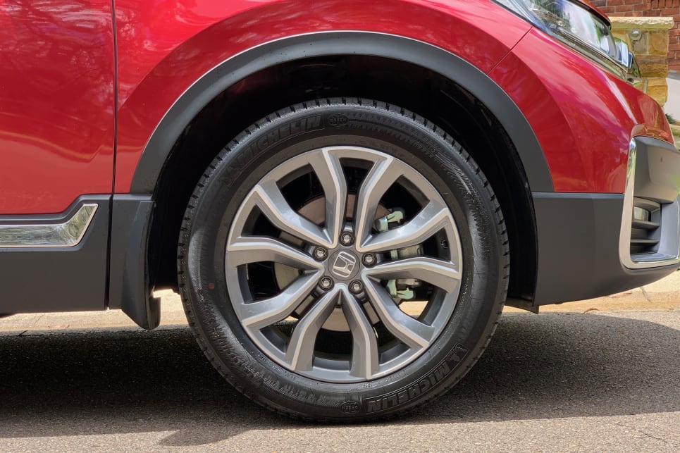 The VTi LX AWD has 19 inch alloy wheels.