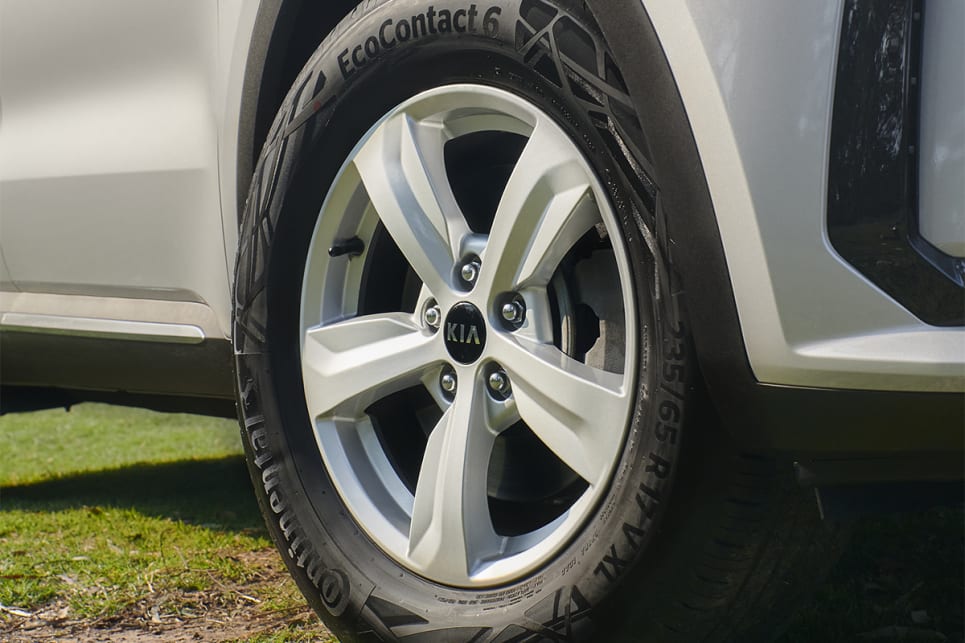 The S grade wears 17-inch alloy wheels. (S variant shown)