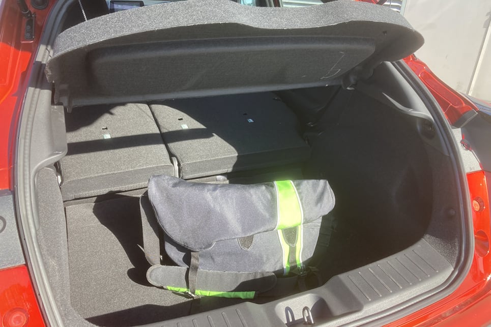 Cargo area measures in at 422 litres, rising to 1305L with the rear backrests dropped.
