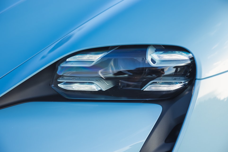 Standard equipment in the 4S includes dusk-sensing LED headlights (image: 4S).