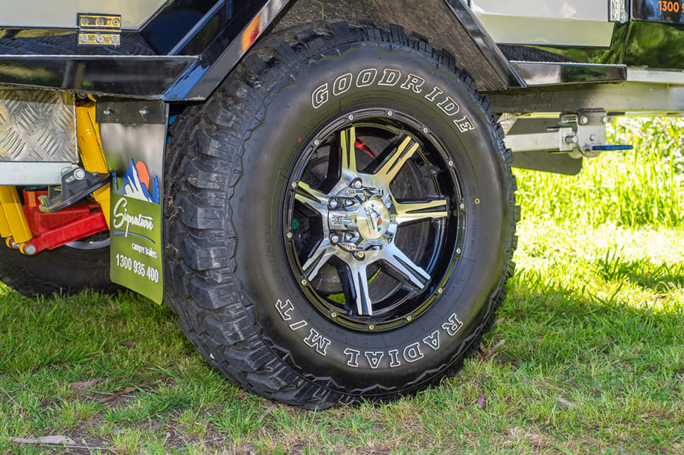 It’s hitched to the car with an off-road McHitch Uniglide Trailer coupling and rides on 265/75 R16 mud-terrain tyres.