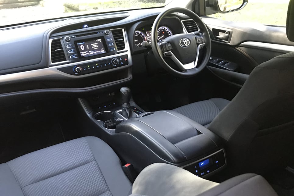 2021 Toyota Kluger GX | Interior