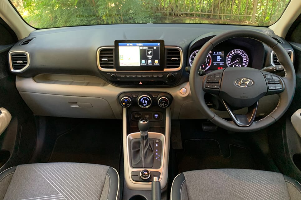 The Elite has an 8.0-inch touchscreen with sat nav and USB-connect Apple CarPlay and Android Auto. Other grades have wireless smartphone mirroring.
