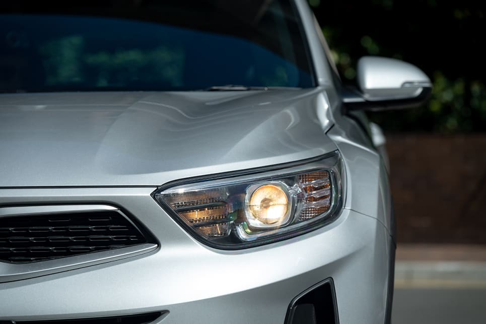 The Stonic has gently rounded headlight fixtures. (image credits: Rob Cameriere)
