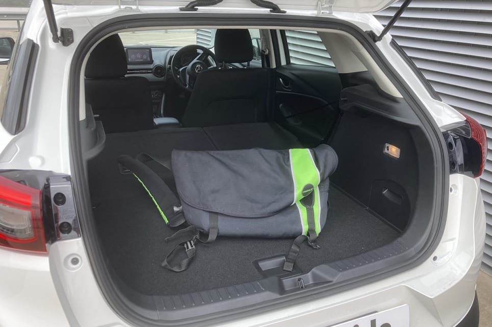Cargo capacity grows to 1174L with the 60/40 rear backrests folded.
