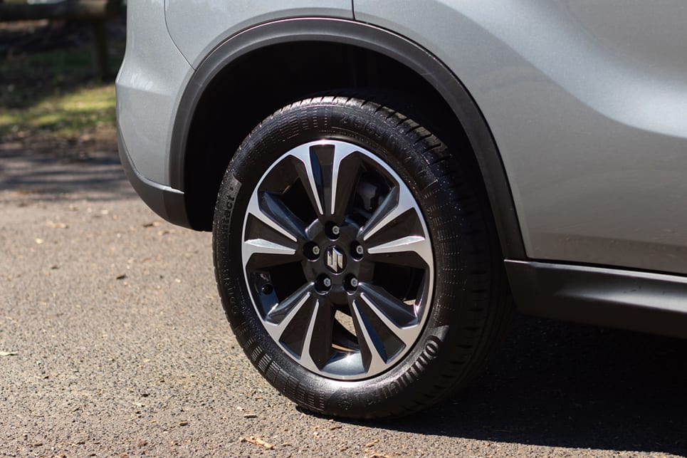 The Vitara Turbo wears 17-inch alloy wheels.