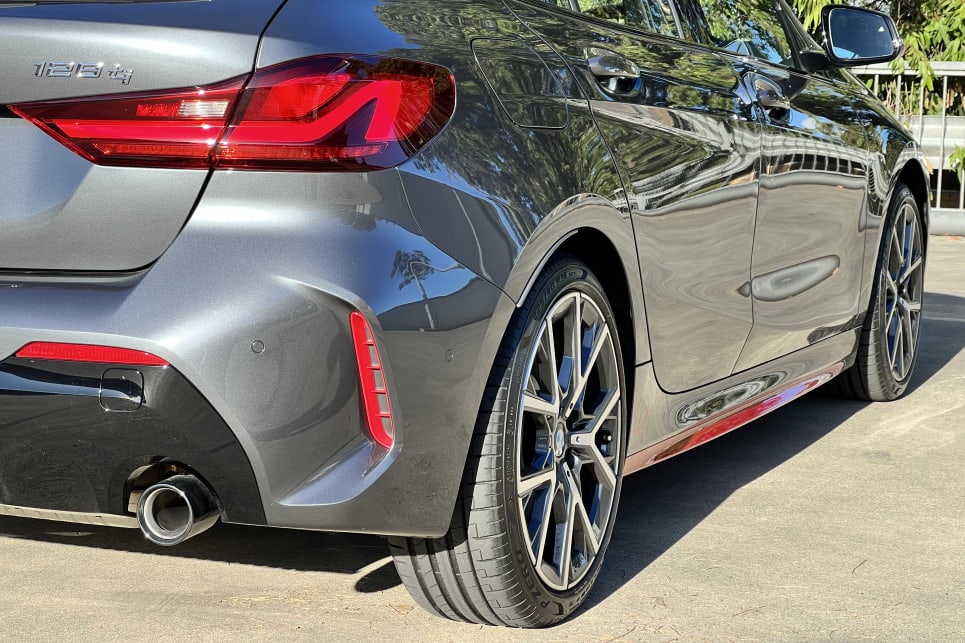 The sporty rear spoiler, sleek tail-lights, stupendous diffuser insert and scintillating dual exhaust tailpipes are gorgeous (Image: Justin Hilliard).
