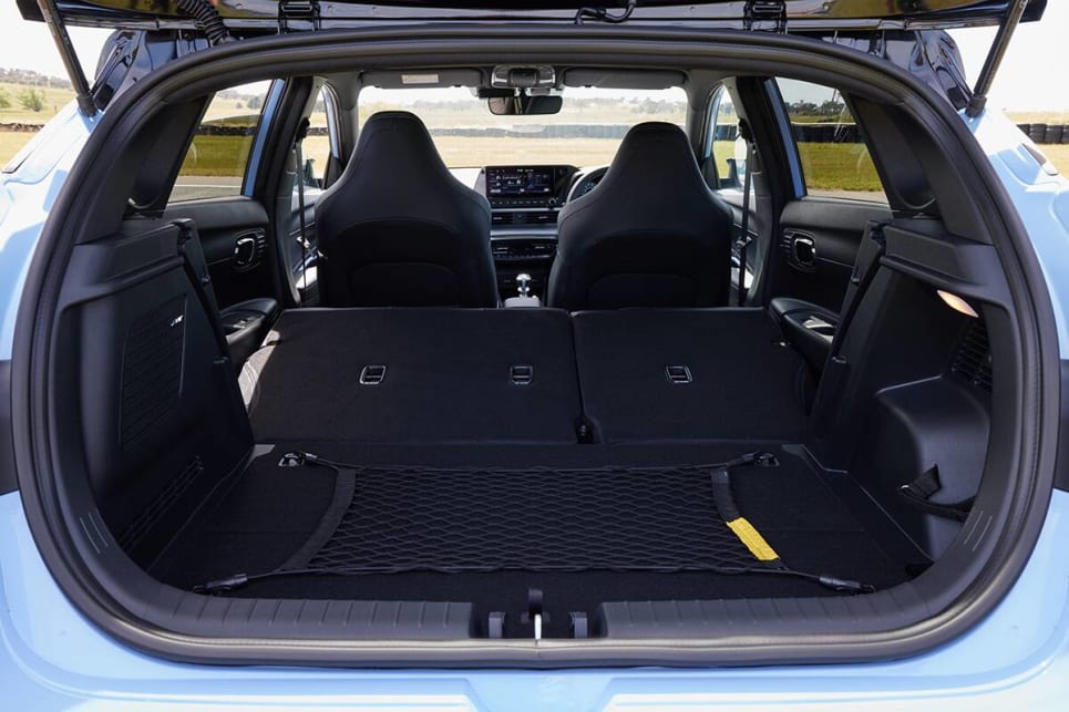 Fold the 60/40 split-folding rear backrest and no less than 1123 litres opens up.
