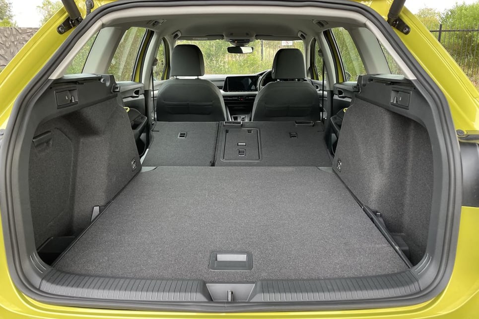Fold the rear seats down and you'll get a whopping 1642L. (Image: Tim Nicholson)