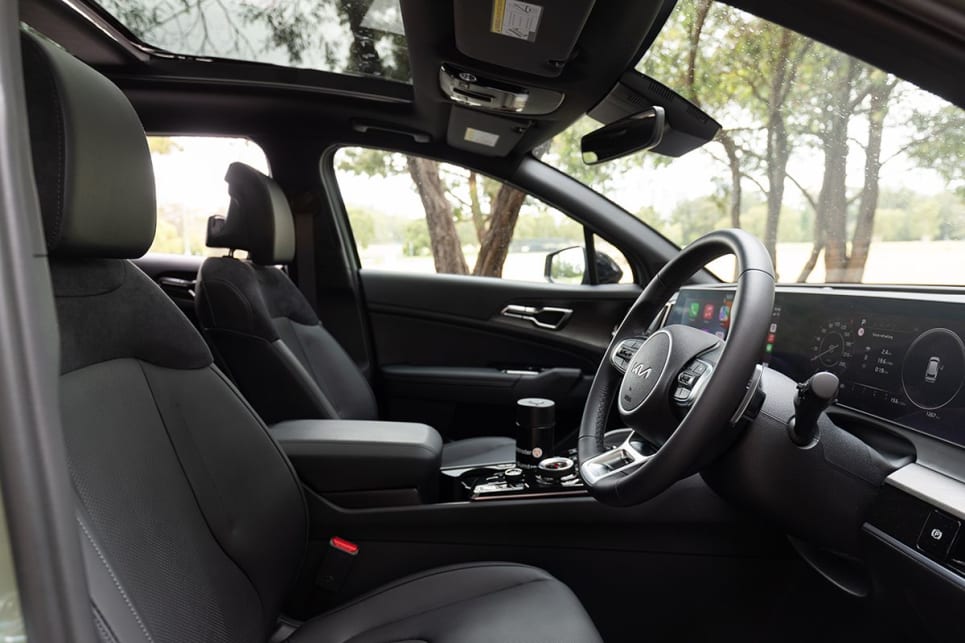 The Sportage’s cabin is more spacious than the Outlander’s. (image credit: Dean McCartney)