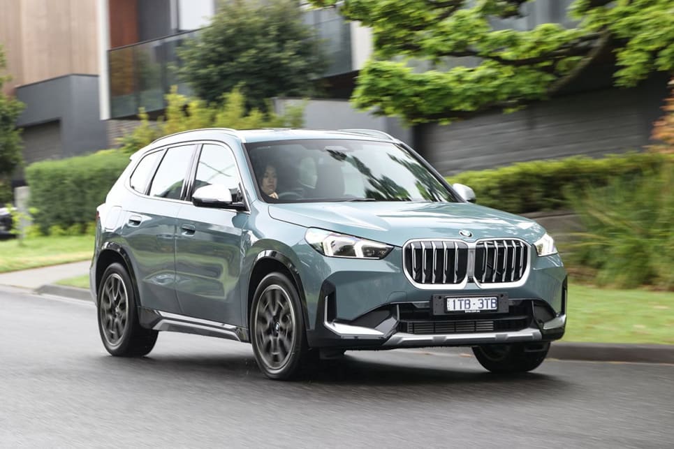 Despite featuring the B38 three-pot turbo petrol engine, the sDrive18i performs just like the four-cylinder version for all intents and purposes around town at low speeds. (2023 BMW X1 sDrive18i variant pictured)