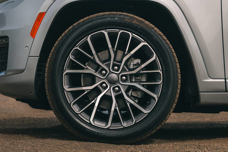 The L Summit Reserve has 21-inch alloy wheels. (Image credit: Glen Sullivan)