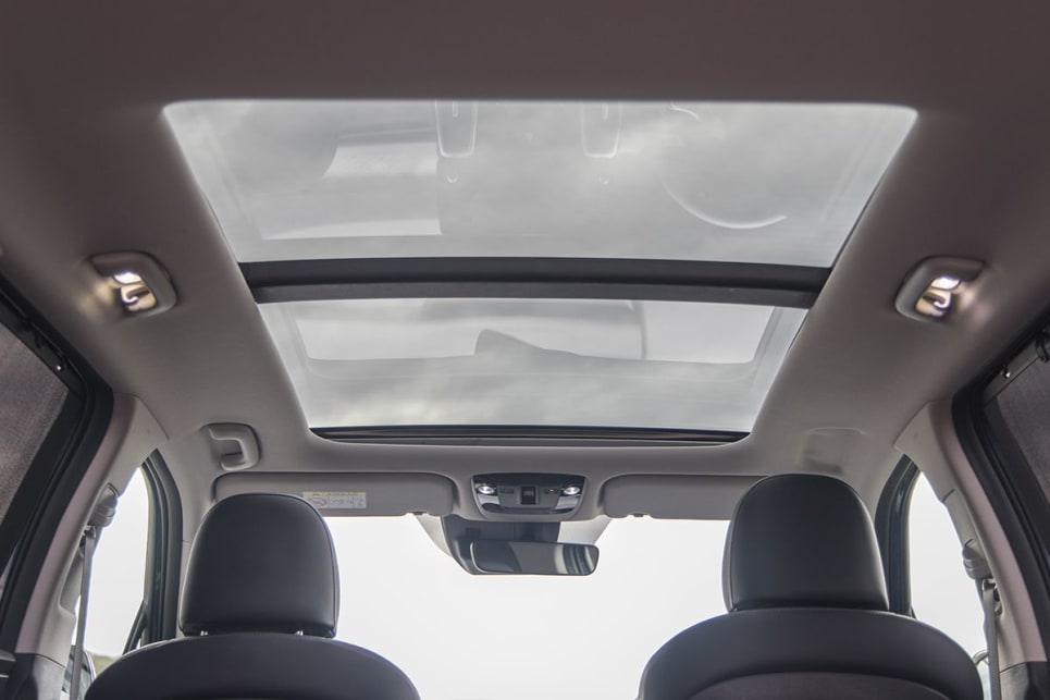 The HEV GT-Line comes with a big panoramic sunroof. (image: Glen Sullivan)