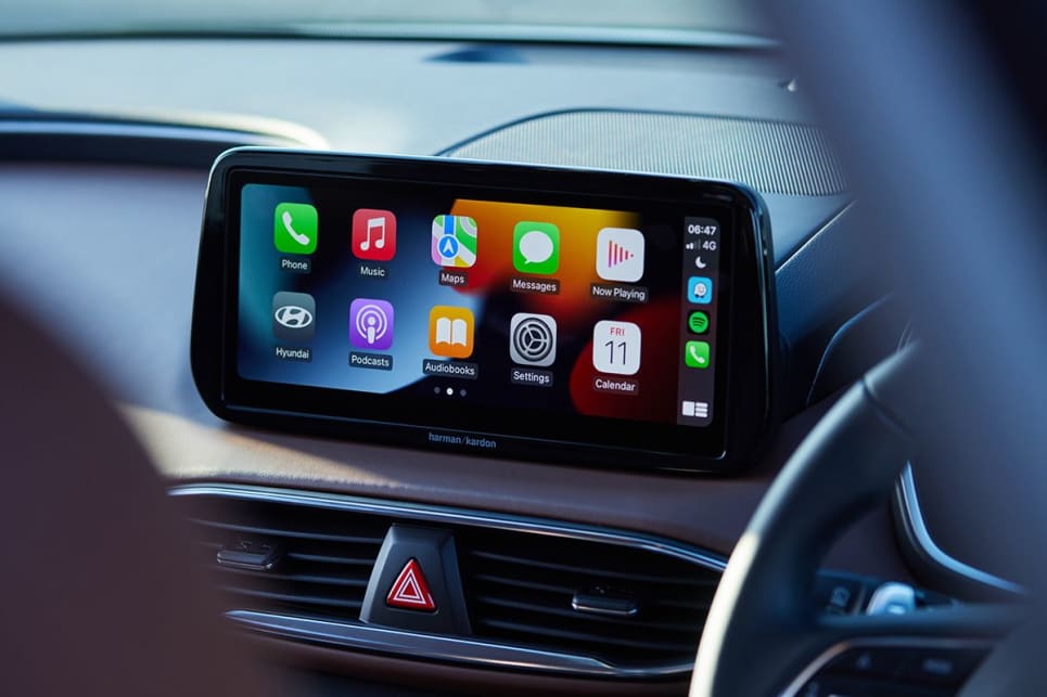 Inside the Highlander and Elite Hybrid is a 10.25-inch media display with Apple CarPlay and Android Auto. 