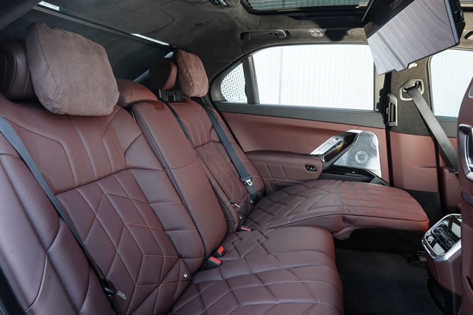 The rear seats are able to recline into a lounge position. (740i variant pictured)