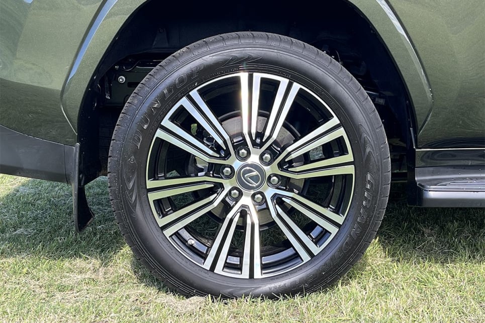 Our test vehicle was fitted with optional 22-inch alloy wheels. (image credit: Marcus Craft)
