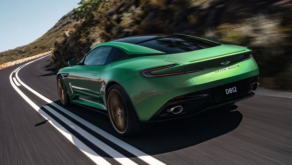Aston Martin утверждает, что DB12 разгоняется до 0–60 миль в час (это 0–97 км/ч) всего за 3,5 секунды.