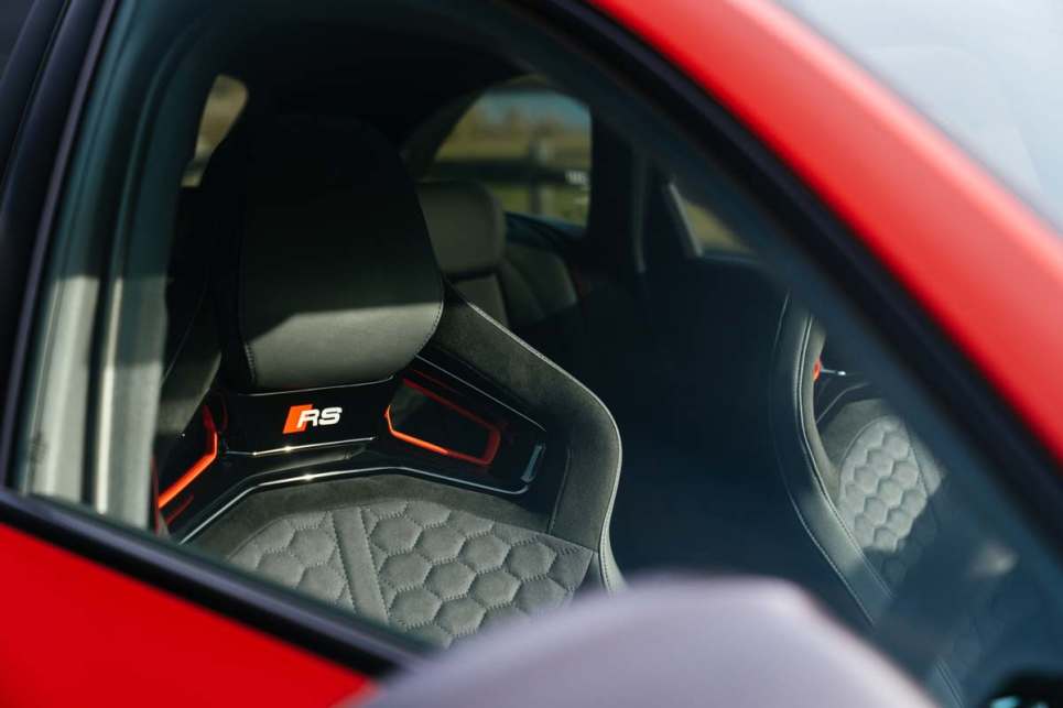 2025 Audi RS4 Avant Competition Plus I Practicality