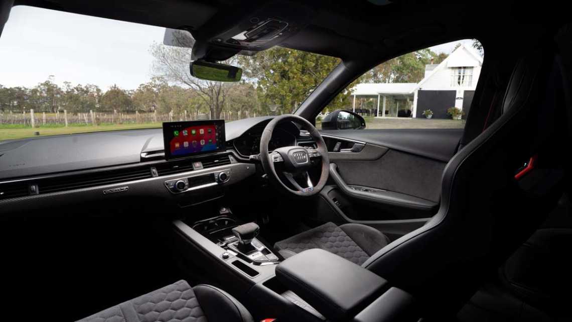 2025 Audi RS4 Avant Competition Plus I Practicality