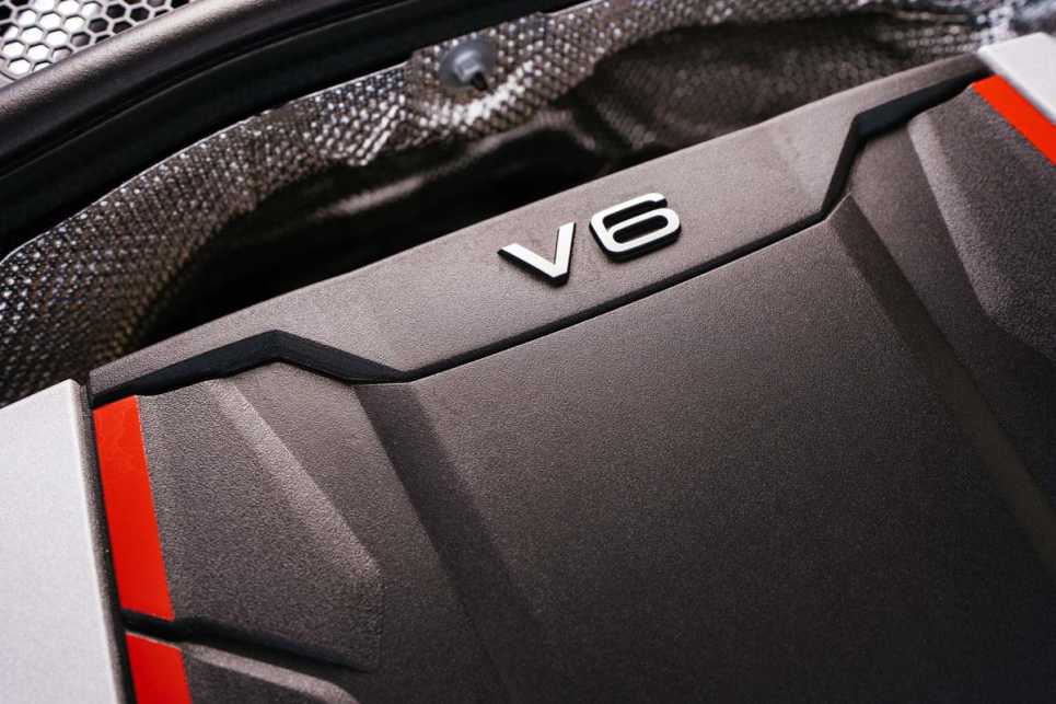 2025 Audi RS4 Avant Competition Plus I Under the bonnet