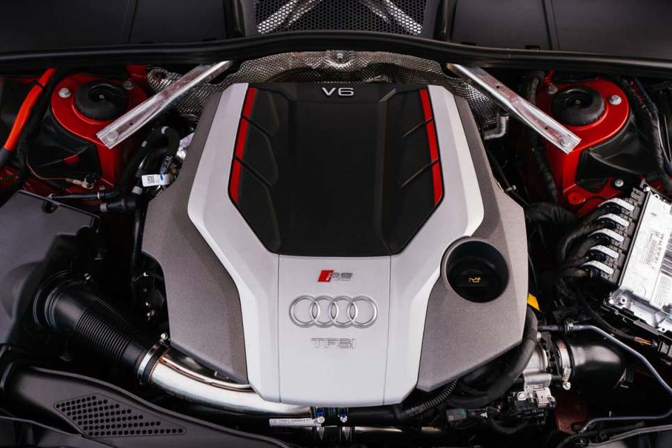 2025 Audi RS4 Avant Competition Plus I Under the bonnet