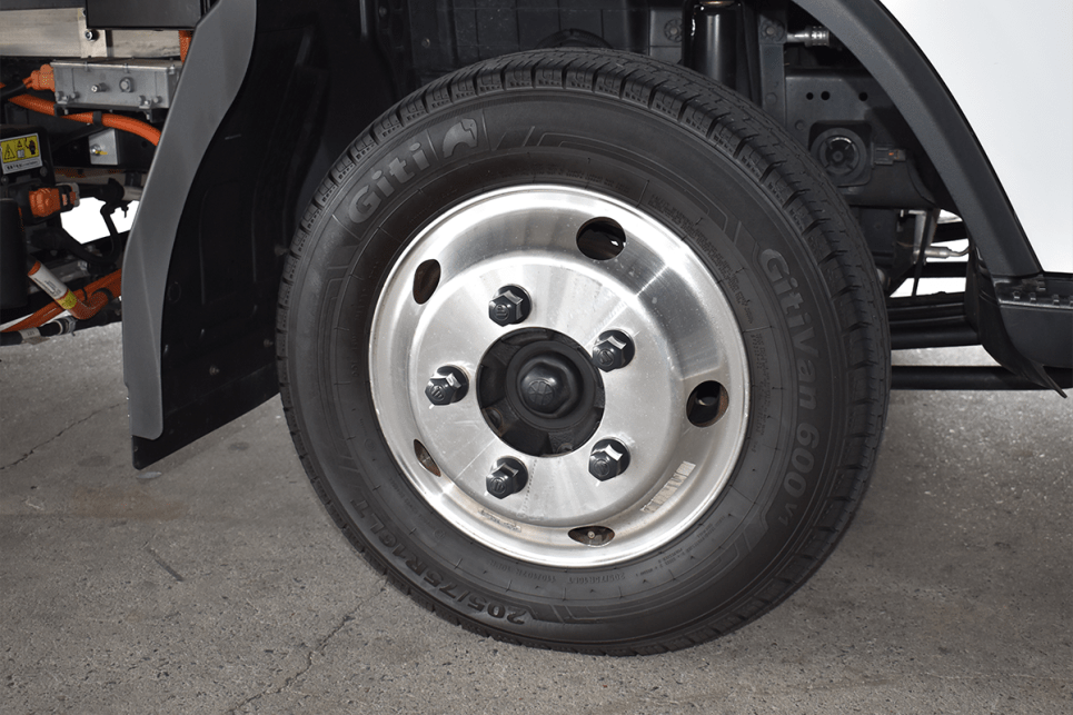 Front alloy wheel pictured (Image: Mark Oastler)