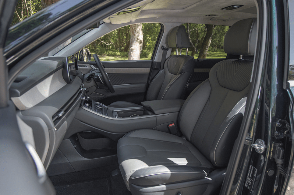 Upfront of the Palisade, the driver and front-passenger seats are very comfortable. (Image: Glen Sullivan)